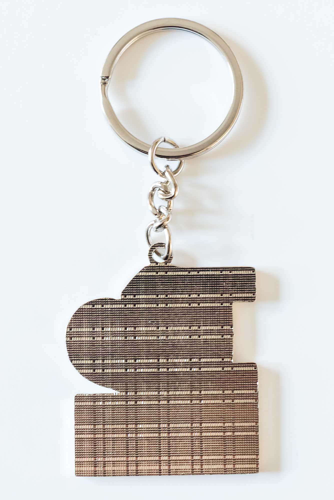 i love new york metal keyring back - Images On I Love New York metal keyring, Metal keyring with 'I Love New York' text on the front, New York Gift product, New York souvenir